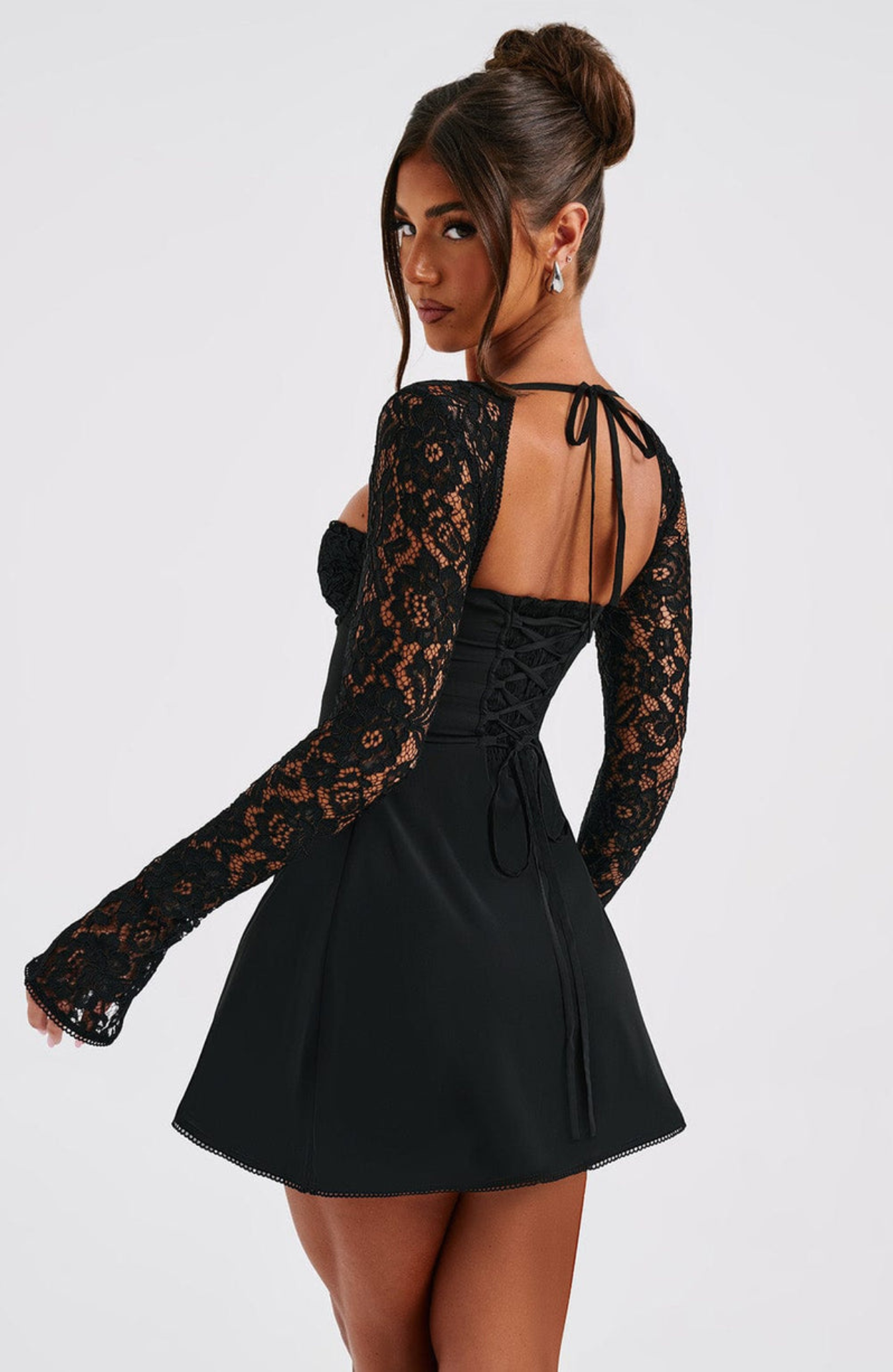 VEONA | Elegante Mini-jurk met Kantmouwen