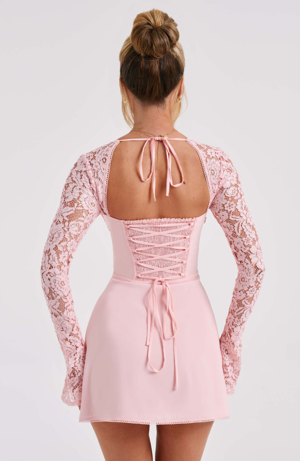 VEONA | Elegante Mini-jurk met Kantmouwen