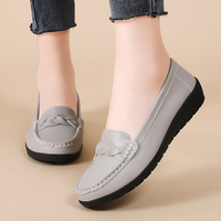 Grijs