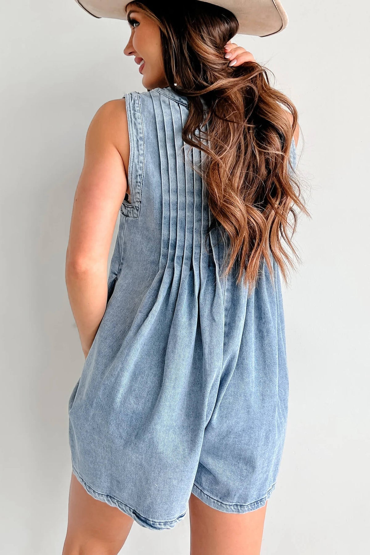VIVEA | Luchtige Denim Romper met Striksluiting