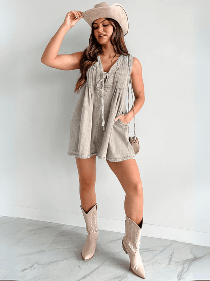 VIVEA | Luchtige Denim Romper met Striksluiting