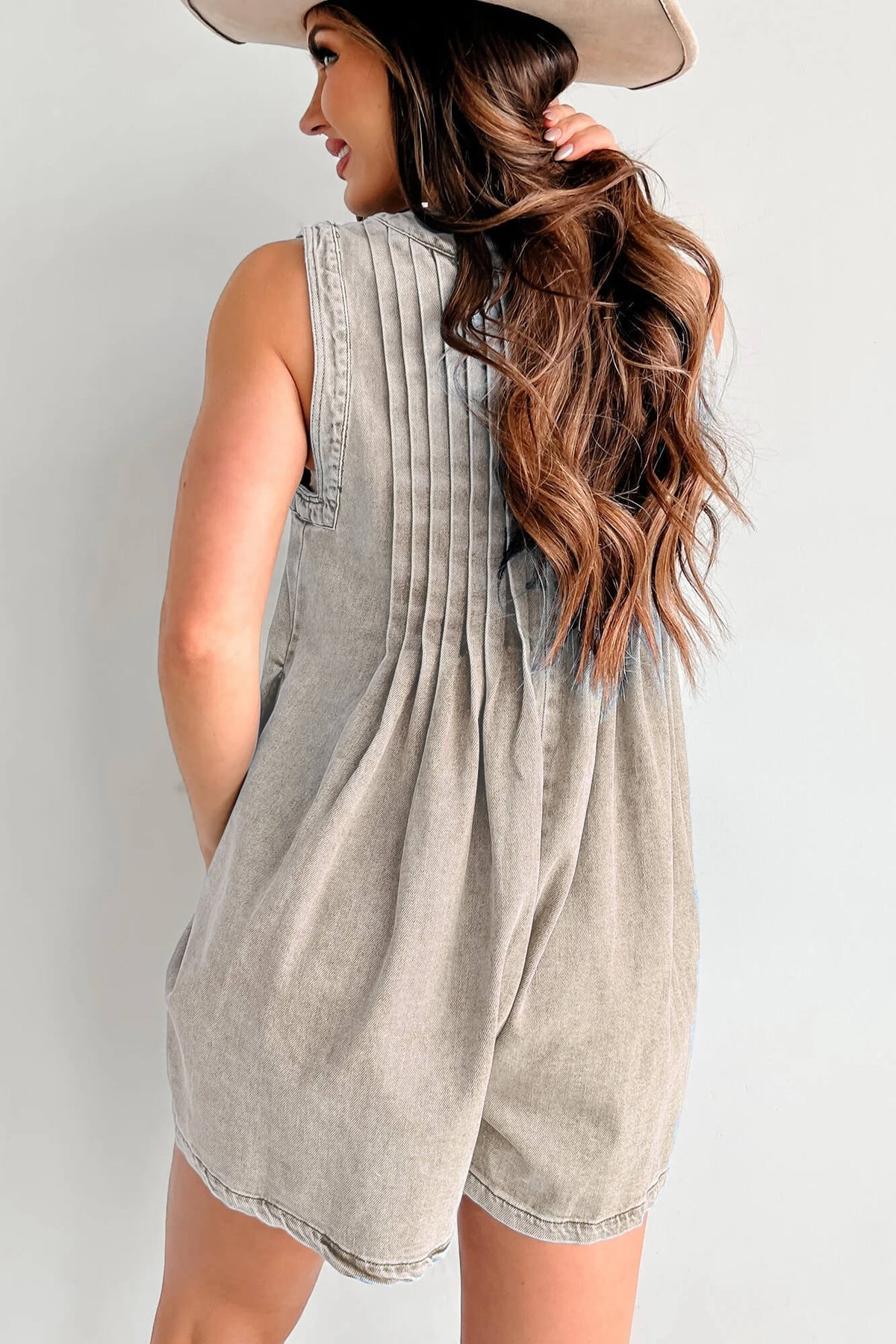 VIVEA | Luchtige Denim Romper met Striksluiting
